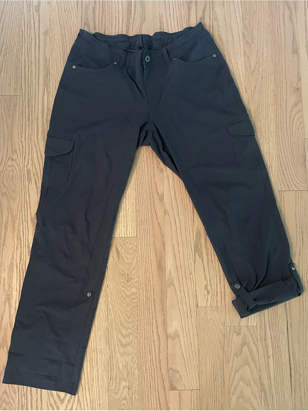 Kuhl women’s Free Flex roll up cargo pants charcoal gray